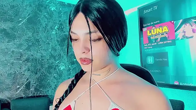 Emmaa Saenz  online show from 01/13/26, 08:14