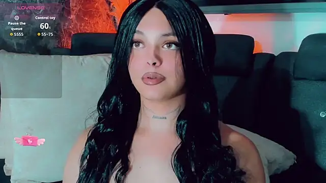 Emmaa Saenz  online show from 06/05/26, 11:10