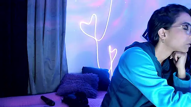 Snapshot of agatha_lovee chatting on 02/18/25, 10:58 agatha lovee online show from 02/18/25, 10:58