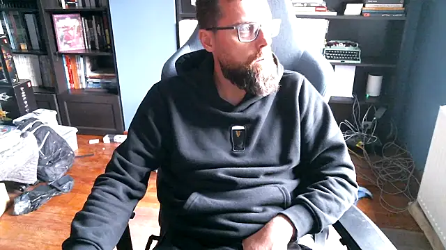 MeSteff online show from 10/25/25, 02:13