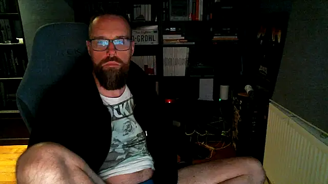 Snapshot of MeSteff chatting on 06/05/26, 09:42 MeSteff online show from 06/05/26, 09:42