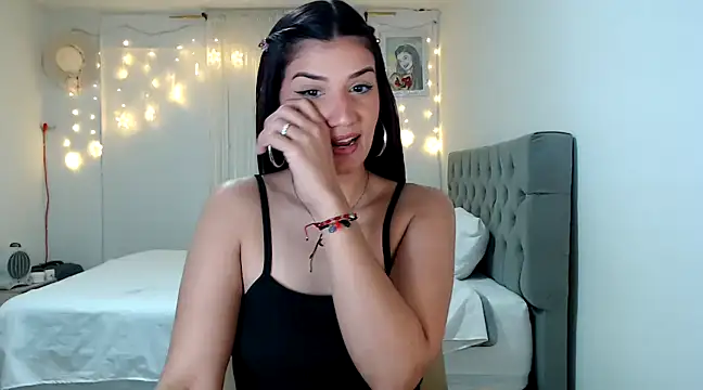 Snapshot of ZajiraShane chatting on 12/17/24, 07:07 ZajiraShane online show from 12/17/24, 07:07