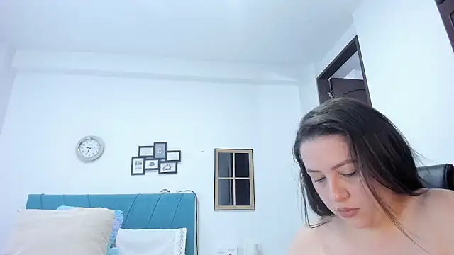 kamila lopez online show from 09/14/25, 10:42