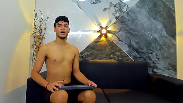 liam genner  online show from 02/10/25, 11:36