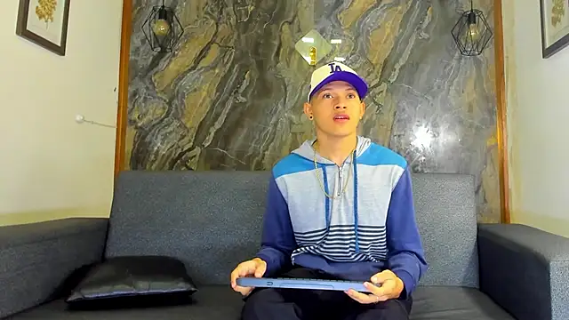 liam genner  online show from 02/15/25, 07:28