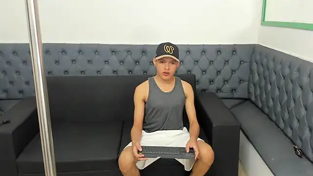 liam genner  online show from 03/16/25, 08:00