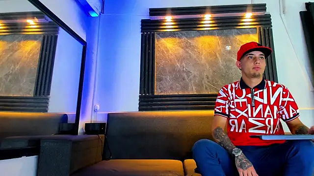 liam genner  online show from 09/25/25, 08:12