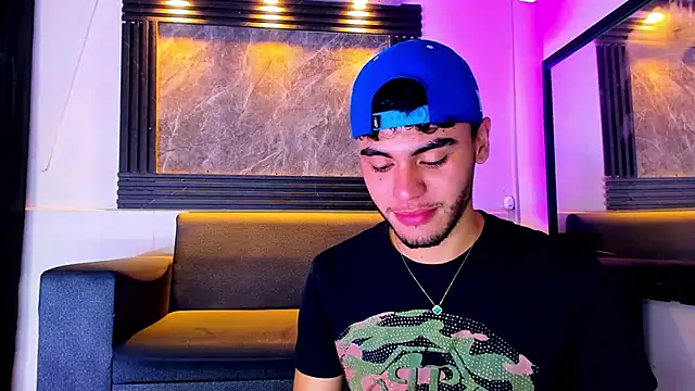 liam genner  online show from 10/12/25, 08:52