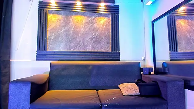 liam genner  online show from 11/28/25, 08:22