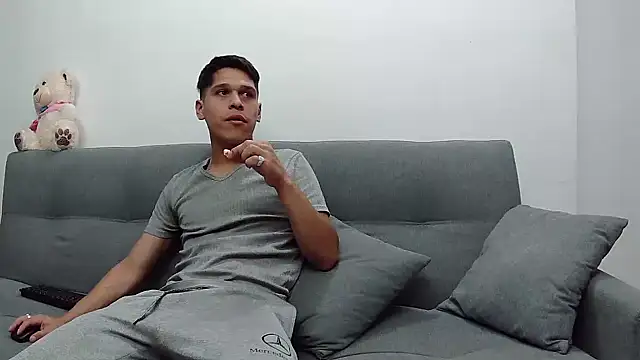 Snapshot of Katalleya_jyj chatting on 01/23/25, 02:33 Katalleya jyj online show from 01/23/25, 02:33