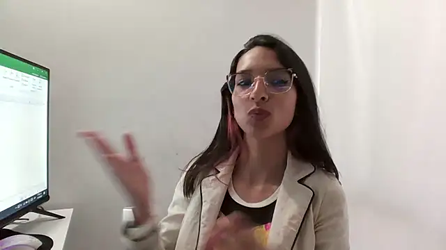 Snapshot of Katalleya_jyj chatting on 03/11/25, 10:31 Katalleya jyj online show from 03/11/25, 10:31