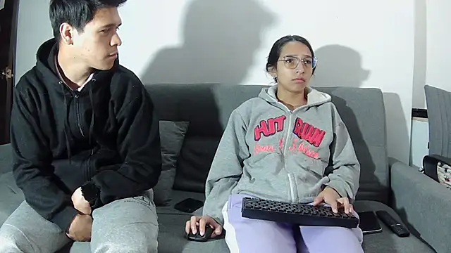 Snapshot of Katalleya_jyj chatting on 10/08/25, 01:42 Katalleya jyj online show from 10/08/25, 01:42