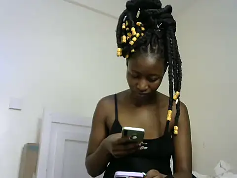 Snapshot of thicky_anncy chatting on 03/01/25, 12:28 thicky anncy online show from 03/01/25, 12:28