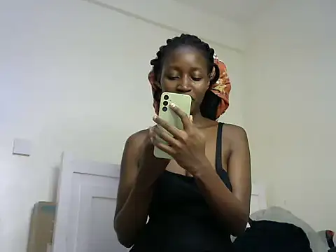 Snapshot of thicky_anncy chatting on 03/15/25, 10:55 thicky anncy online show from 03/15/25, 10:55