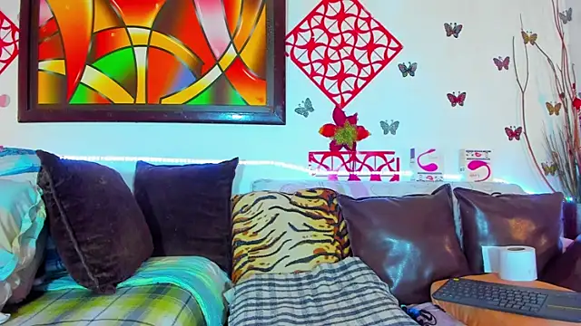 Snapshot of SQUIRTBRUNETE chatting on 05/04/26, 10:39 SQUIRTBRUNETE online show from 05/04/26, 10:39