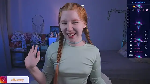 Snapshot of CallMeEffy1 chatting on 11/06/25, 07:37 CallMeEffy1 online show from 11/06/25, 07:37