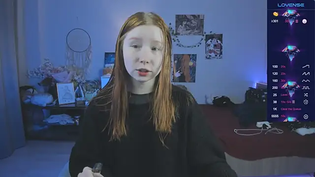 Snapshot of CallMeEffy1 chatting on 12/21/25, 03:30 CallMeEffy1 online show from 12/21/25, 03:30