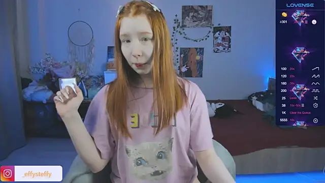 Snapshot of CallMeEffy1 chatting on 01/14/26, 12:33 CallMeEffy1 online show from 01/14/26, 12:33