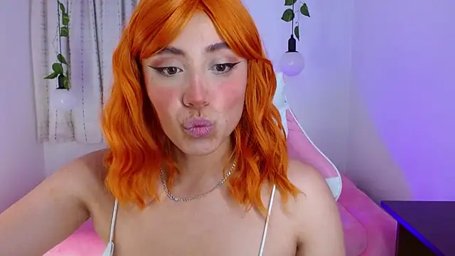 Snapshot of veronicaxx69 chatting on 12/22/24, 03:44 veronicaxx69 online show from 12/22/24, 03:44