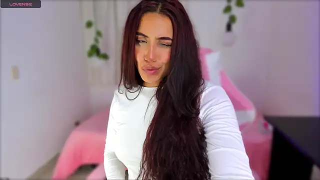 Snapshot of veronicaxx69 chatting on 01/08/25, 05:27 veronicaxx69 online show from 01/08/25, 05:27