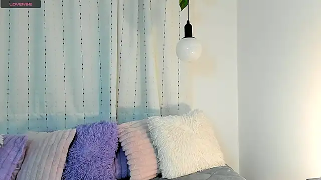 Snapshot of veronicaxx69 chatting on 03/05/25, 03:18 veronicaxx69 online show from 03/05/25, 03:18