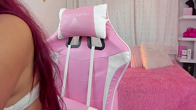 Snapshot of veronicaxx69 chatting on 09/21/25, 03:41 veronicaxx69 online show from 09/21/25, 03:41