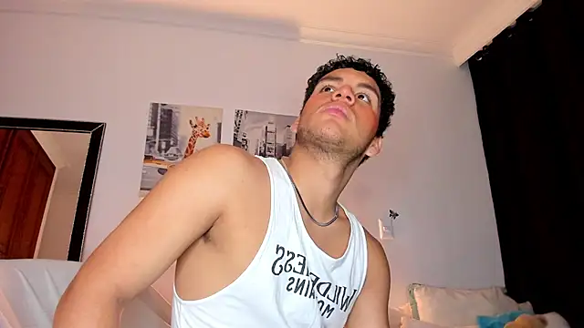 Snapshot of Curlblue chatting on 01/11/25, 01:48 Curlblue online show from 01/11/25, 01:48