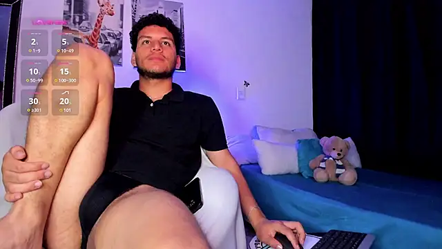 Snapshot of Curlblue chatting on 02/02/25, 07:30 Curlblue online show from 02/02/25, 07:30