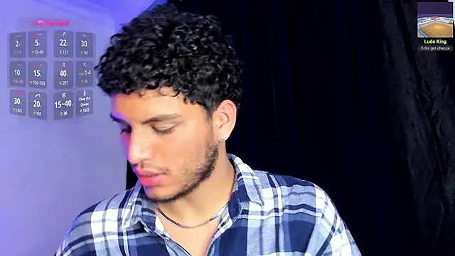 Snapshot of Curlblue chatting on 02/12/25, 03:40 Curlblue online show from 02/12/25, 03:40