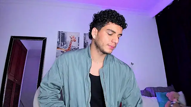 Snapshot of Curlblue chatting on 03/09/25, 04:49 Curlblue online show from 03/09/25, 04:49