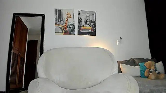 Snapshot of Curlblue chatting on 03/13/25, 06:48 Curlblue online show from 03/13/25, 06:48