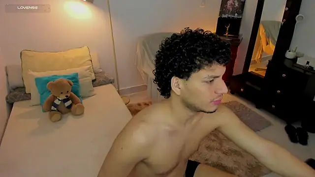 Snapshot of Curlblue chatting on 09/26/25, 12:09 Curlblue online show from 09/26/25, 12:09