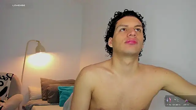 Snapshot of Curlblue chatting on 10/27/25, 08:07 Curlblue online show from 10/27/25, 08:07