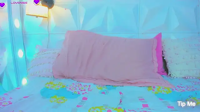 Snapshot of cute_latinaxxx chatting on 02/08/25, 07:38 cute latinaxxx online show from 02/08/25, 07:38