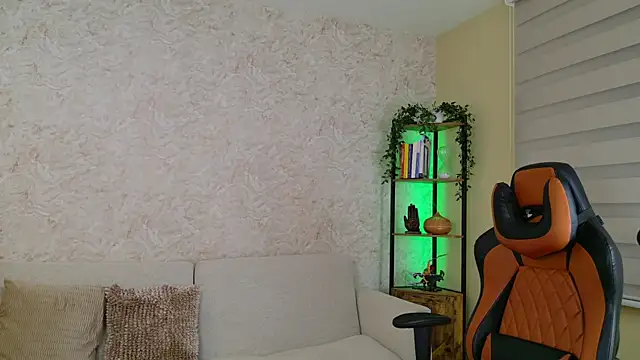 Snapshot of AdanReilly chatting on 12/07/24, 02:42 AdanReilly online show from 12/07/24, 02:42