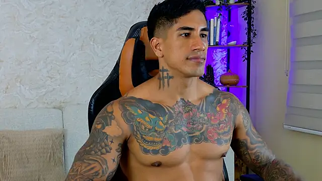 Snapshot of AdanReilly chatting on 03/16/25, 12:01 AdanReilly online show from 03/16/25, 12:01