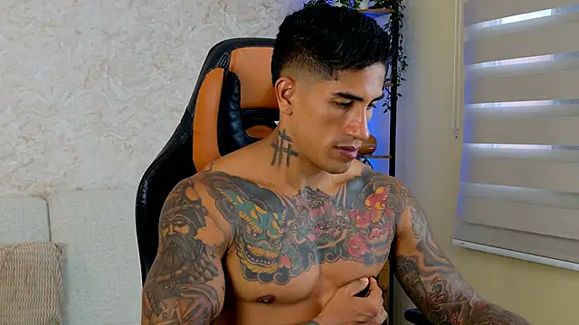 Snapshot of AdanReilly chatting on 03/19/25, 10:53 AdanReilly online show from 03/19/25, 10:53