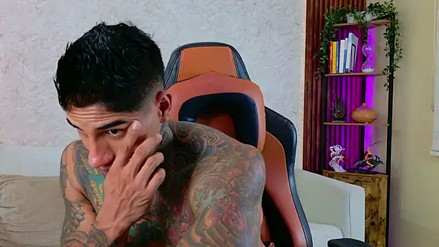 AdanReilly online show from 12/20/25, 02:24