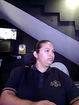 Mia oficial online show from 04/26/26, 03:04