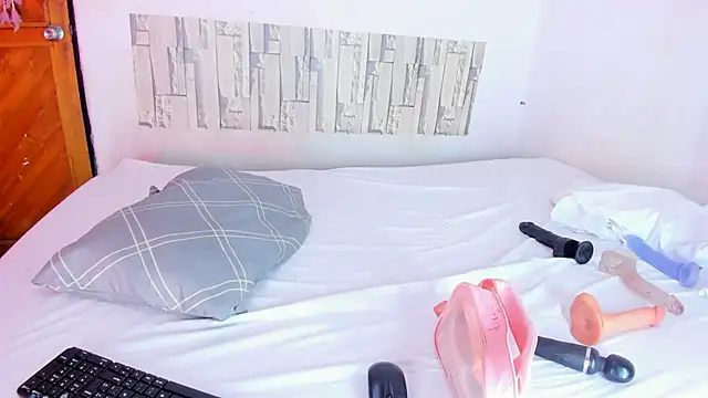 Emily Coper18 online show from 03/22/25, 11:31