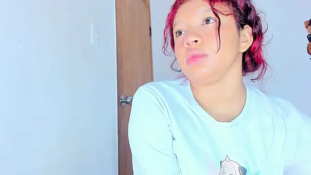 Emily Coper18 online show from 10/05/25, 01:20