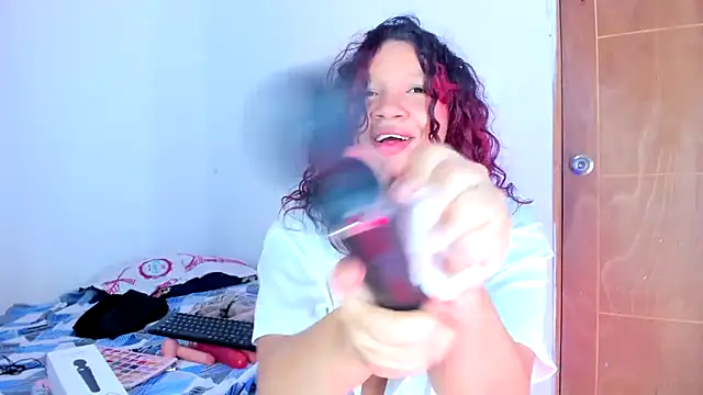 Emily Coper18 online show from 06/06/26, 01:54