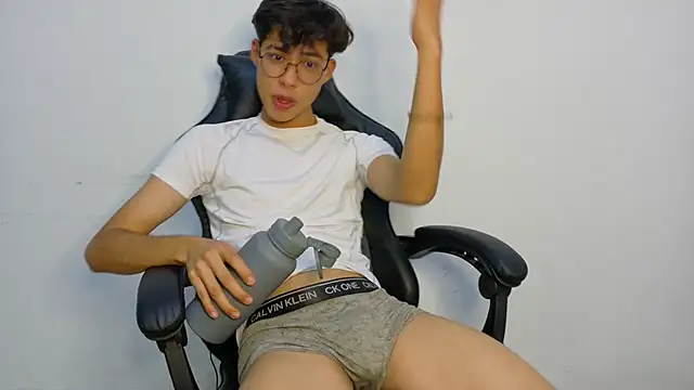 Snapshot of Jacotnk chatting on 02/04/25, 04:48 Jacotnk online show from 02/04/25, 04:48