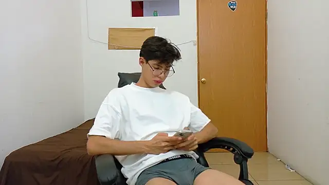 Snapshot of Jacotnk chatting on 02/17/25, 04:53 Jacotnk online show from 02/17/25, 04:53