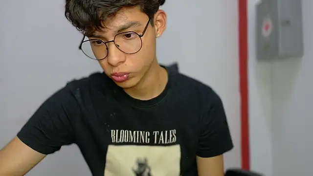 Snapshot of Jacotnk chatting on 03/19/25, 04:25 Jacotnk online show from 03/19/25, 04:25