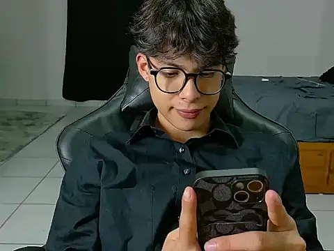 Snapshot of Jacotnk chatting on 10/01/25, 05:13 Jacotnk online show from 10/01/25, 05:13