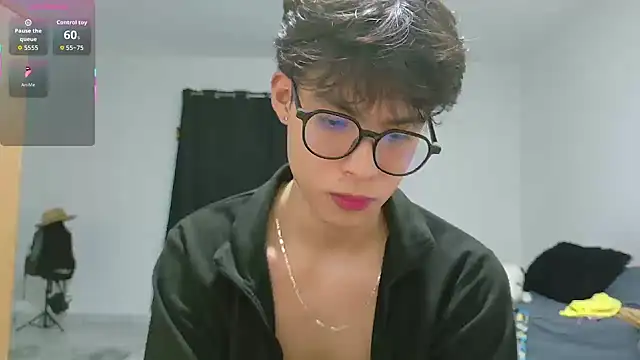 Snapshot of Jacotnk chatting on 10/09/25, 04:32 Jacotnk online show from 10/09/25, 04:32