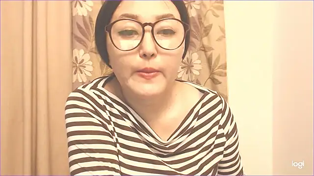 Snapshot of hrnyteacher chatting on 01/01/25, 12:53 hrnyteacher online show from 01/01/25, 12:53