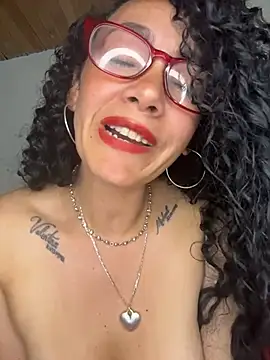 Snapshot of JULYSEX1 chatting on 05/11/26, 04:04 JULYSEX1 online show from 05/11/26, 04:04
