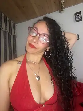 Snapshot of JULYSEX1 chatting on 05/19/26, 11:27 JULYSEX1 online show from 05/19/26, 11:27
